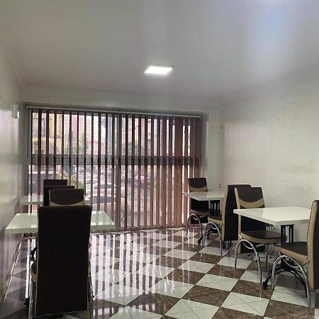 Family Hotel Batumi Luaran gambar
