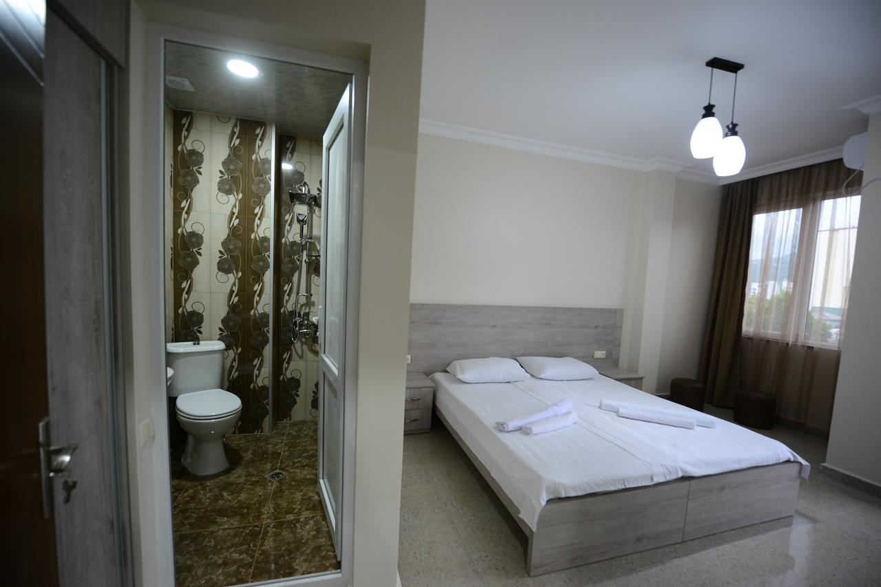 Family Hotel Batumi Luaran gambar
