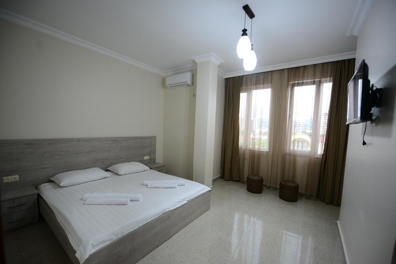 Family Hotel Batumi Luaran gambar